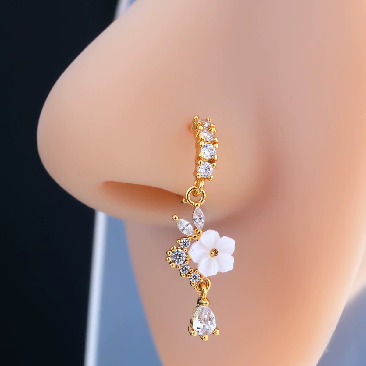 Body Jewelry Surgical Steel - Gouden bloem neusring met hangende CZ
