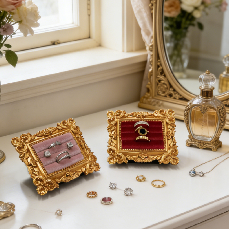 Body Jewelry Websites - Vintage fotolijst ring displaystandaard thuis kaptafel