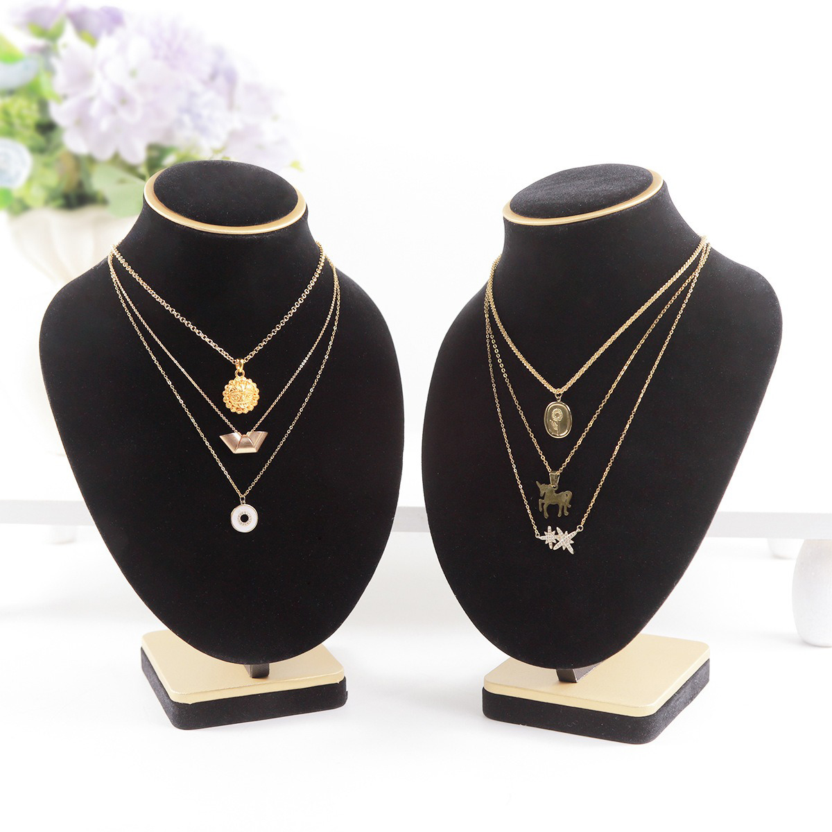 Body Jewelry In Store - Body zwart fluwelen sieradenbustes, realistisch stapelbaar