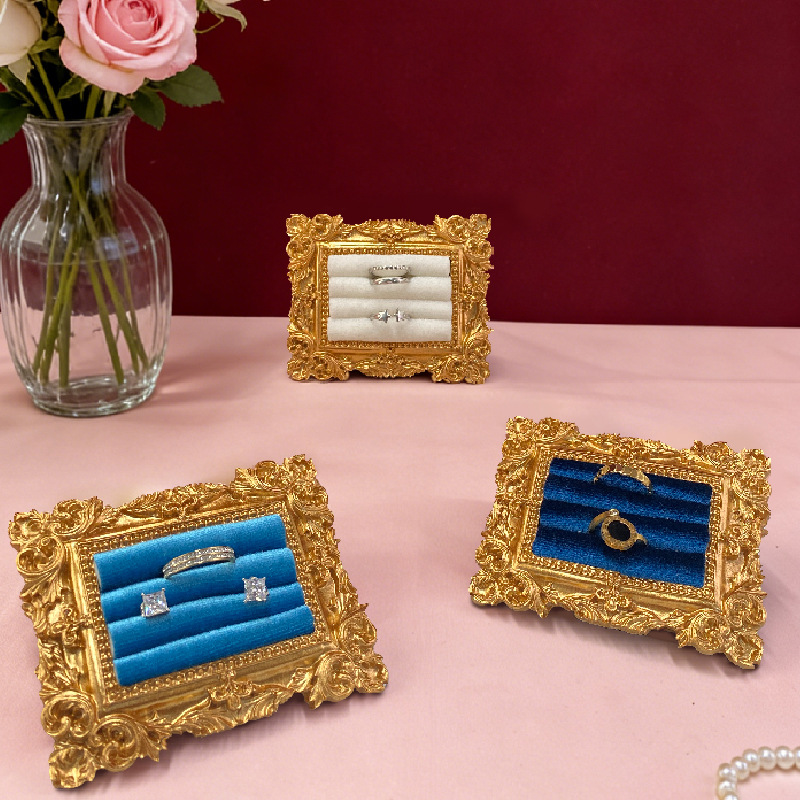 Vintage fotolijst ring display - Body Jewelry Websites recensie en prijs