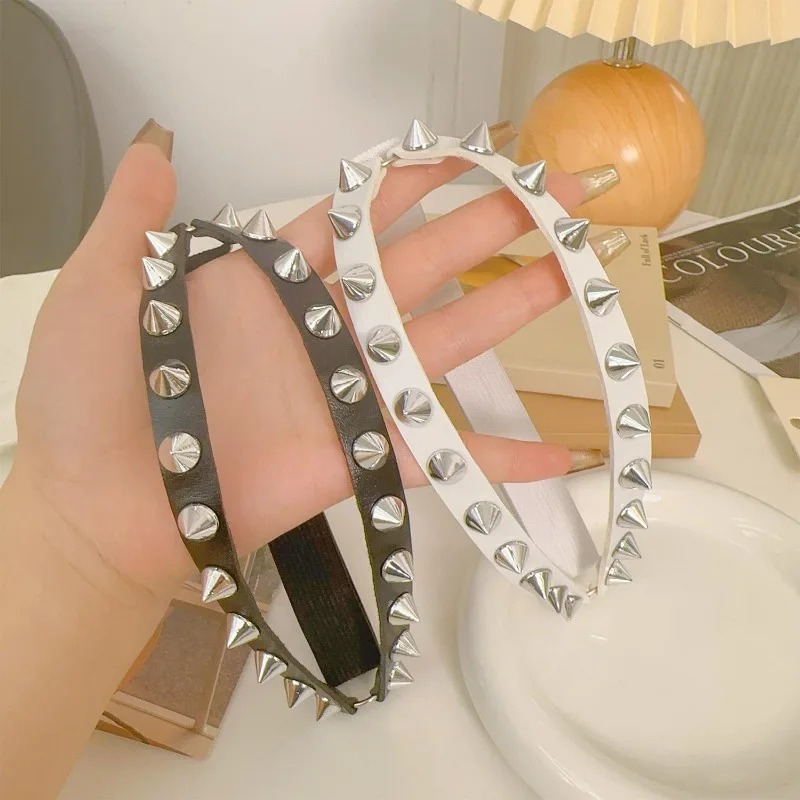Dubbele rij conische spike bee - Body Jewelry Leg Chain recensie en prijs